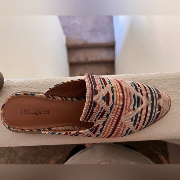 Indigo rd, size 7.5 mules - Picture 3 of 5